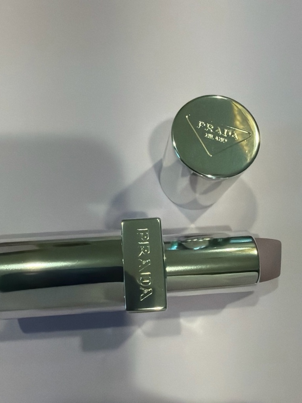 PRADA - Picture 3 of 3
